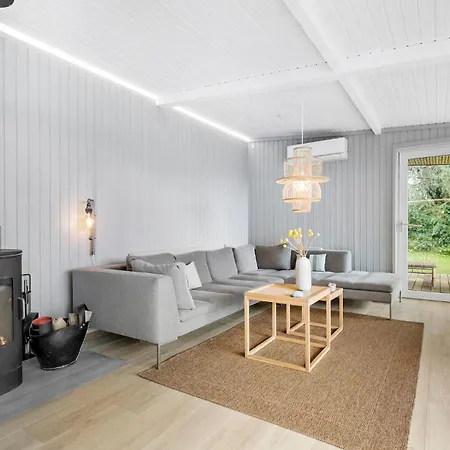 Stunning In Feriehus Ebeltoft